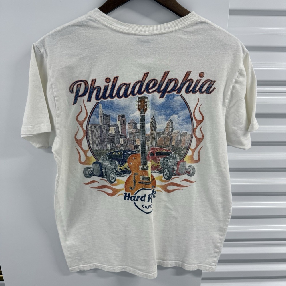 Hard Rock Cafe PacSun Philadelphia Mens Large Hot Rod Guitar Graphic Tee Flames